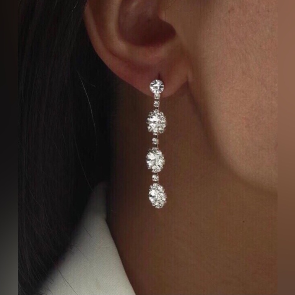 🌟Glamorous CZ Earrings NWT - Picture 2 of 3